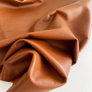 Cuir nappa cognac riche pour vêtements, sacs à main et fabrication de chaussures, cuirs, peau d'agneau douce, cuir italien véritable, peaux de bricolage