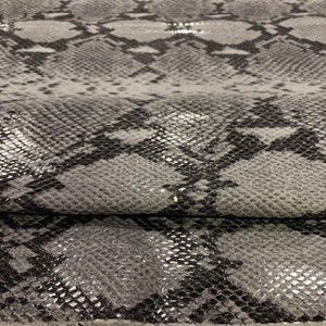 Imprimé serpent gris, motif serpent en peau de veau, cuir italien véritable pour la fabrication de sacs et de chaussures, imprimés exotiques sur cuir, vente de cuir