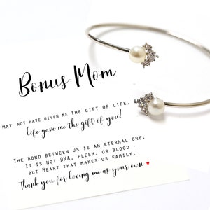 Bonus mom gift from bride, Bonus mom bracelet /necklace, Stepmom wedding gift from the groom, Dainty pearl necklace, silver