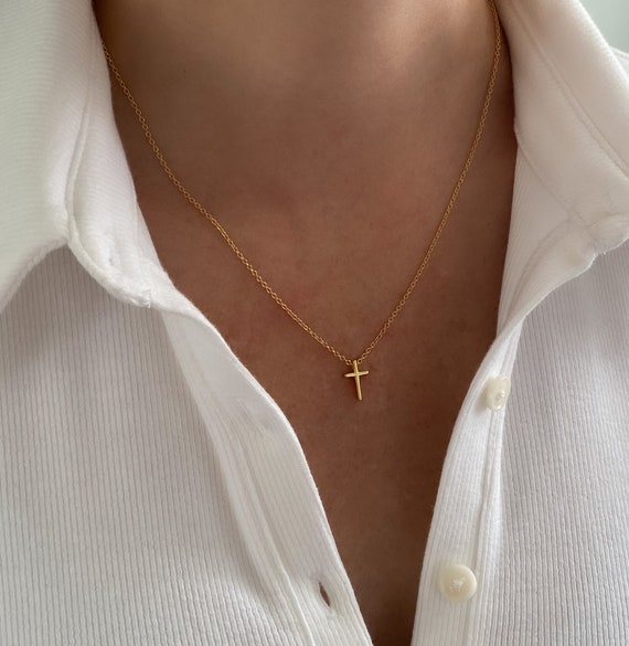 Circle Chain Cross Necklace – WAR Chest Boutique