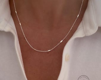 Collar de cuentas de barra de plata, cadena delicada de longitud personalizada, regalo minimalista hecho a mano para mujer.