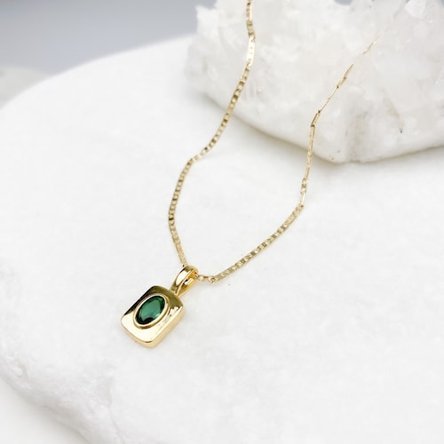 Collier pendentif émeraude en or, collier en or, collier délicat, collier superposé, cadeau pour elle, collier émeraude, trombone