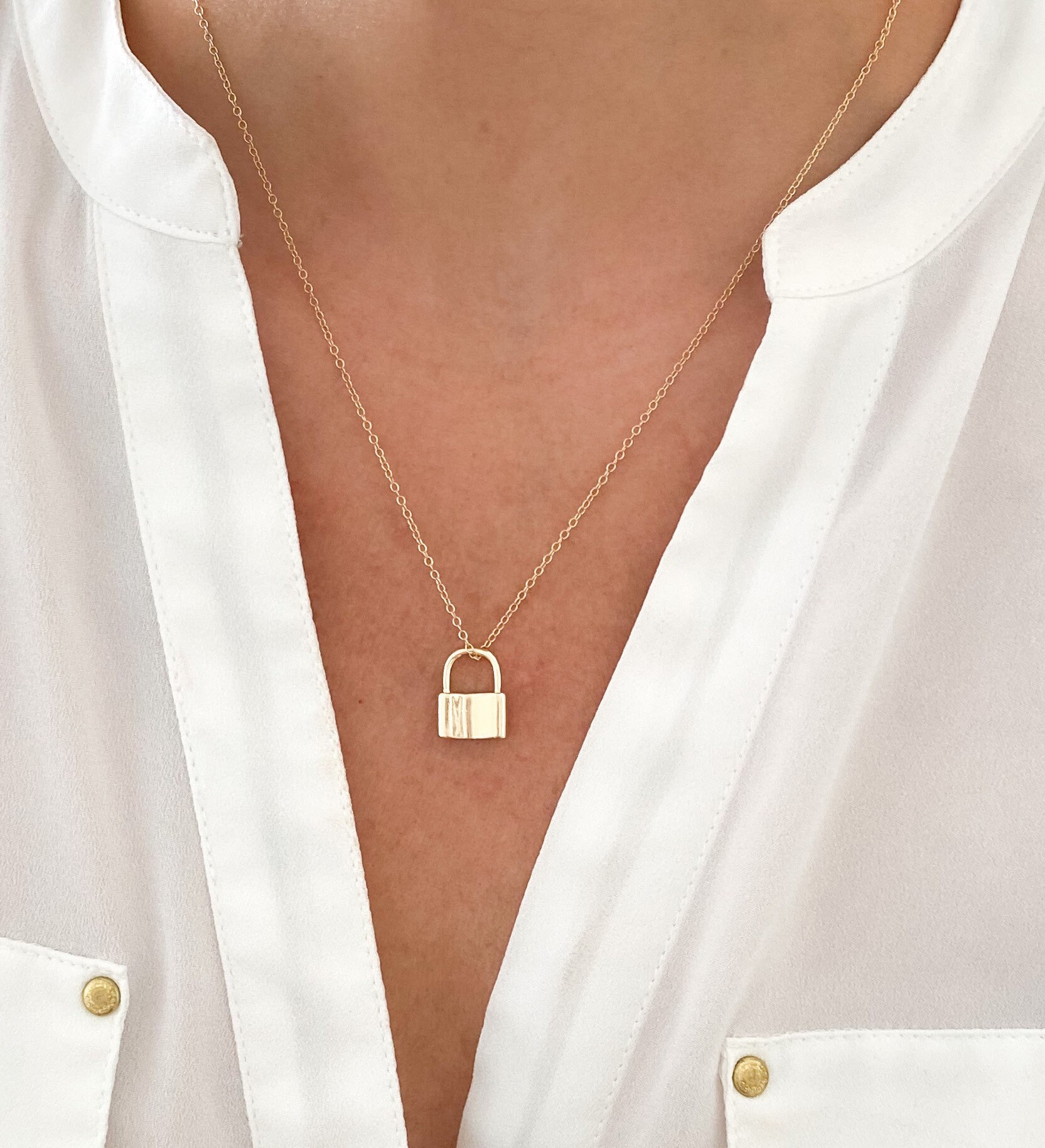 Padlock pendant necklace discount