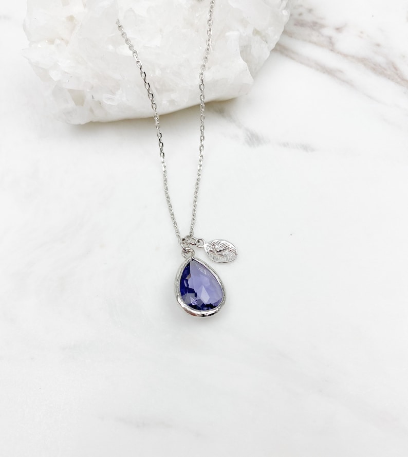 Collier améthyste, collier avec pierre de naissance, breloque initiale personnalisée, bijoux avec pierre de naissance, cadeau d'anniversaire de février, cadeaux amytheste violette pour elle image 3