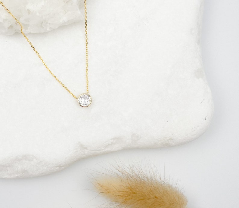 Floating diamond necklace, Birthday Gift, Necklaces for women, Simple necklace, Gold necklace, dainty jewelry, Dainty Necklace, Gift her zdjęcie 3