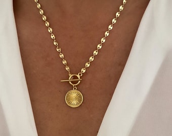 Collier chaîne marinière en gold filled 24 carats avec fermeture à bascule, collier en or, collier médaillon à bascule, collier soleil, cadeau bijoux pour elle