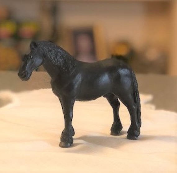schleich white friesian