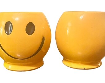 vintage '70s McCoy yellow smiley face coffee mug