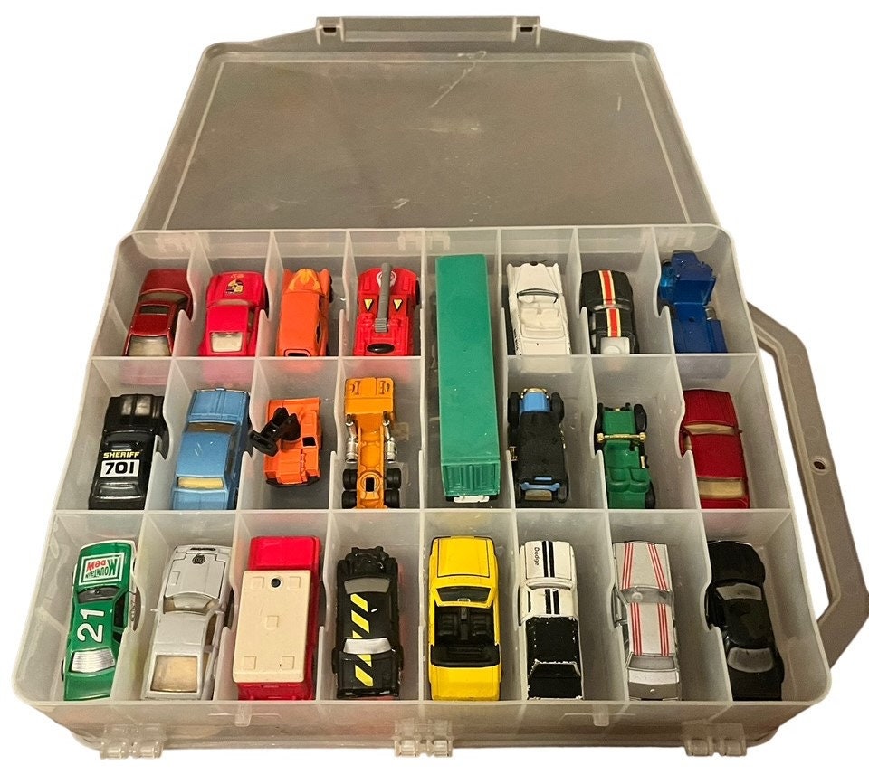 1997 Hot Wheels Carrying Case With 27 Cars Included 