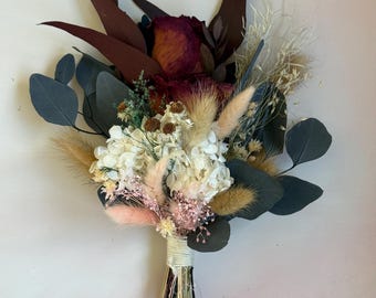 Mini Dried Flower Bouquet: Floral Arrangement
