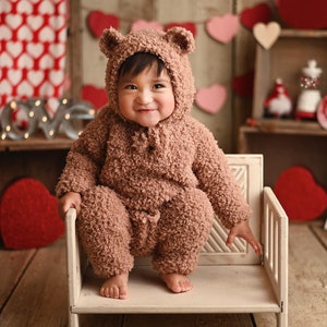 Toddler Knitted Outfit Pattern-Sitter Photography Outfit Pattern-Bu;ky Yarn Knitting pattern