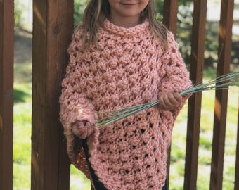 Poncho de punto con texturas para niñas - Patrón de poncho de punto - Patrón de tejido de hilo súper voluminoso