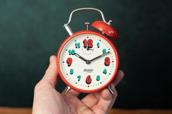 Réveil De Voyage Junghans Rouge – 2 Bijoux – Mécanique – Allemagne – Vintage 1950-1959