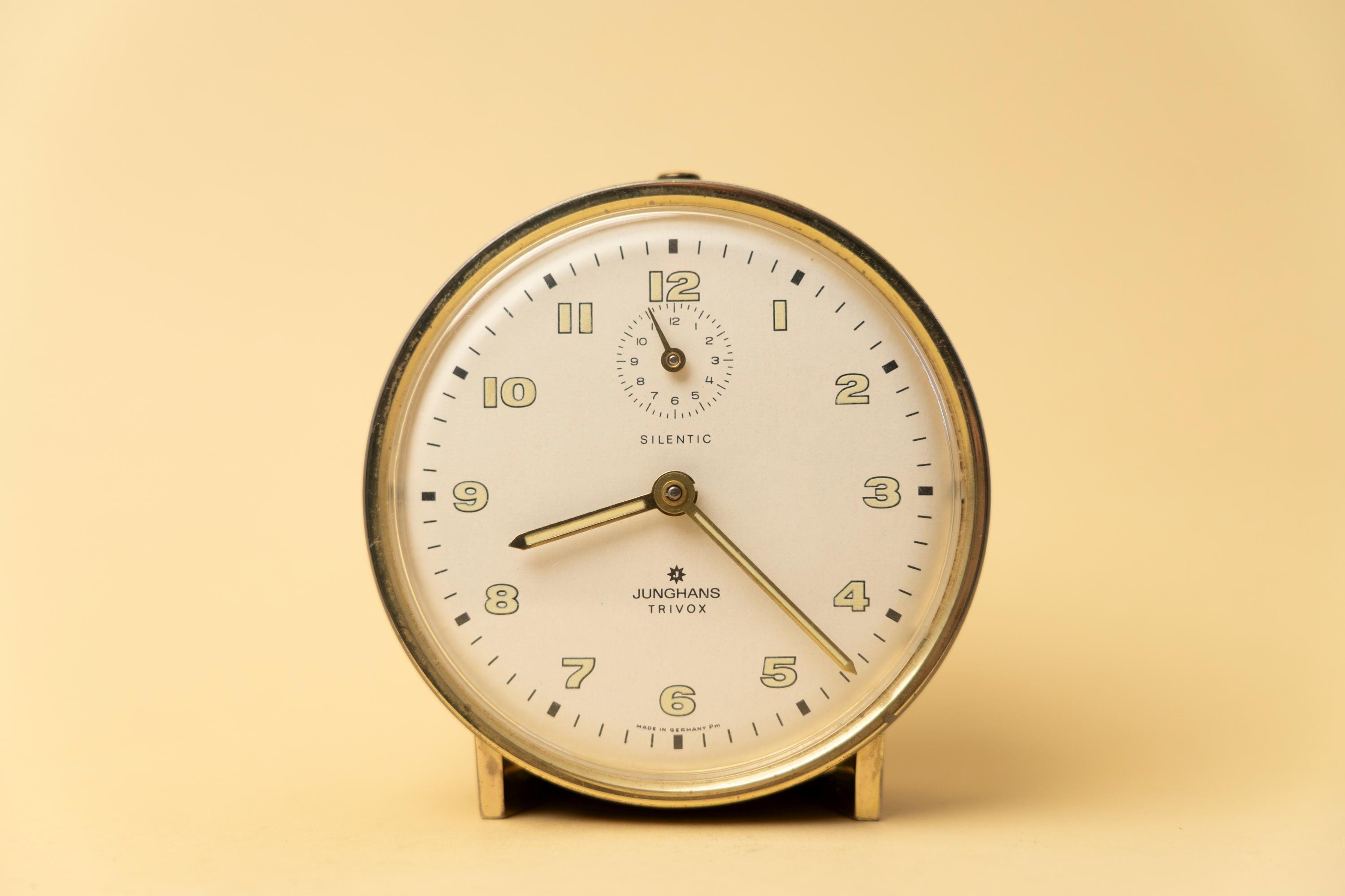 Réveil Vintage Junghans Trivox Années 50/60 - Mécanique, Crème (Pour Pièces/Non Fonctionnel)