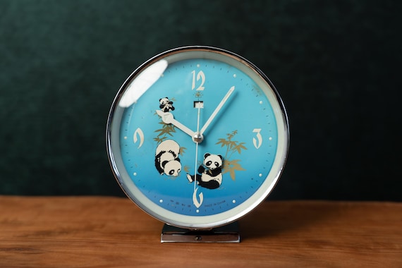 Vintage Chinese Panda Table Clock: Mechanical Wind-up Decor ( Not