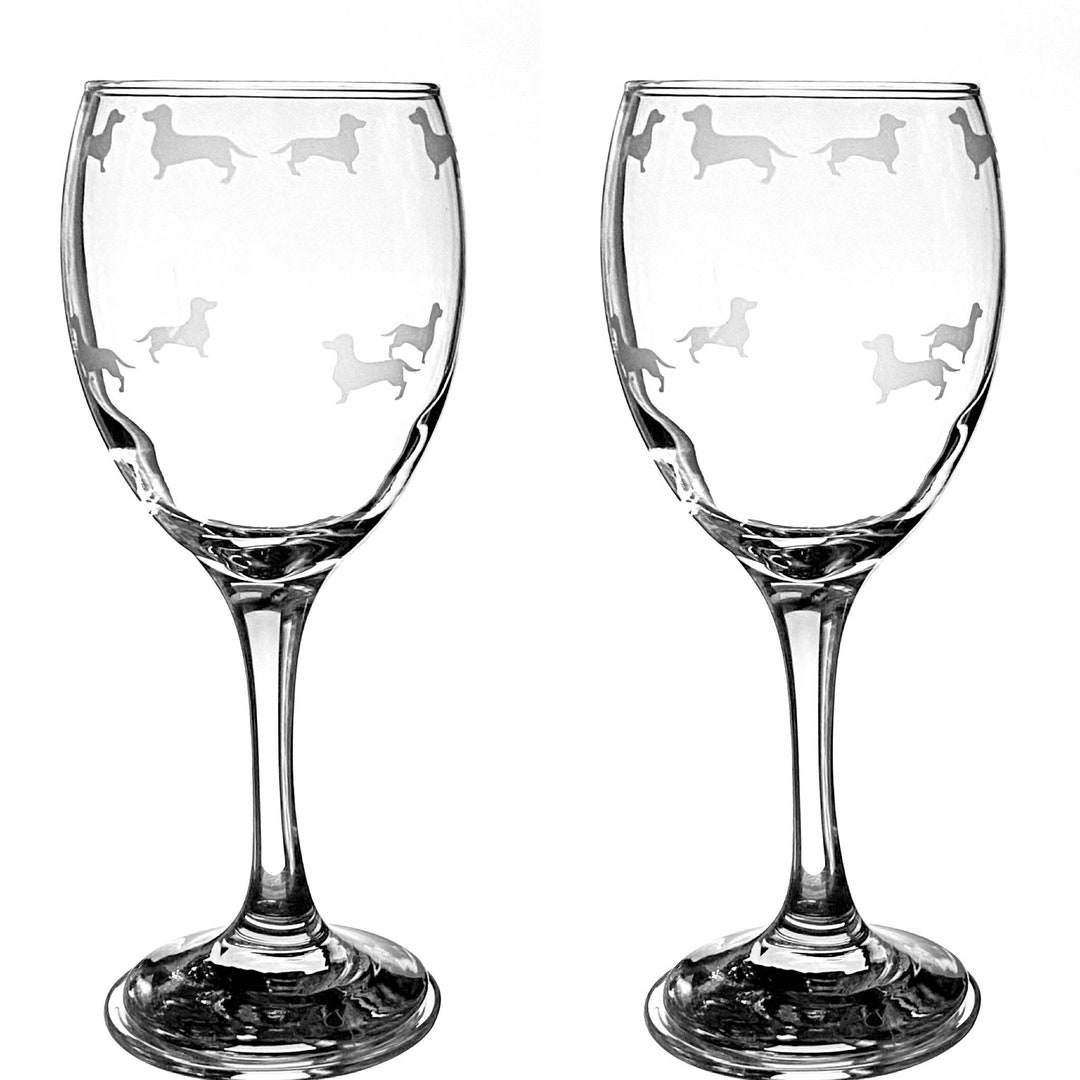 Dachshund Etched Wine Glasses//sausage Dog Wine Glass// Dachshund Glass