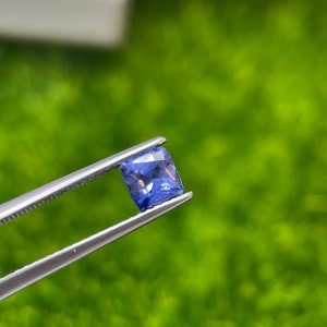 1.01 Carats •|• Natural Sapphire •|• Cushion cut •|• from Srilanka mine