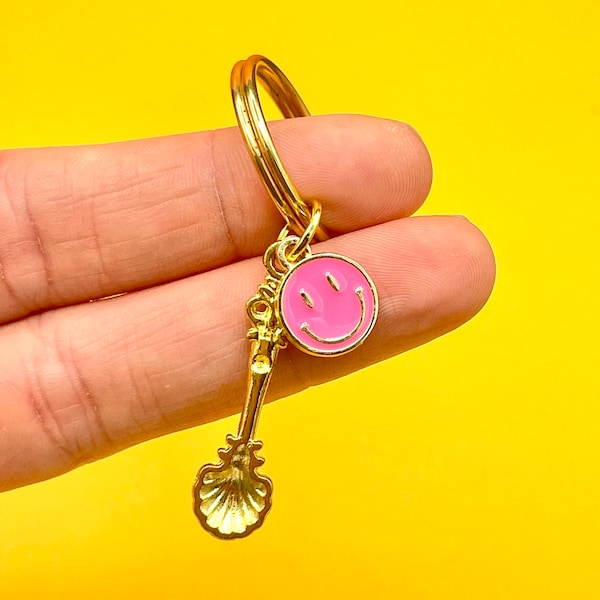 Porte-clés cuillère | Mini-porte-clés mini-cuillère en or, petit, mignon et original avec breloque smiley rose
