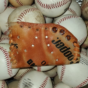 Portatarjetas de presentación con forma de guante de béisbol - Cooper
