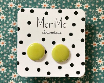 Anise green ceramic stud earrings 17mm