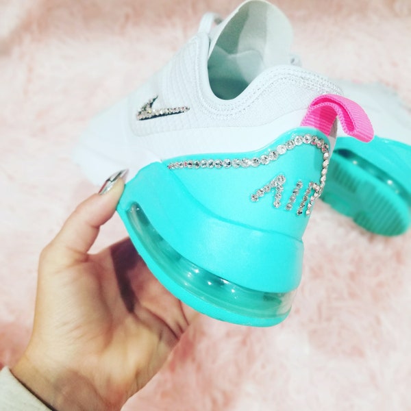 AIR MAX MOTION 2  customized with Swarovski crystal