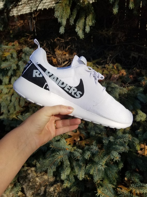 nike raiders sneakers