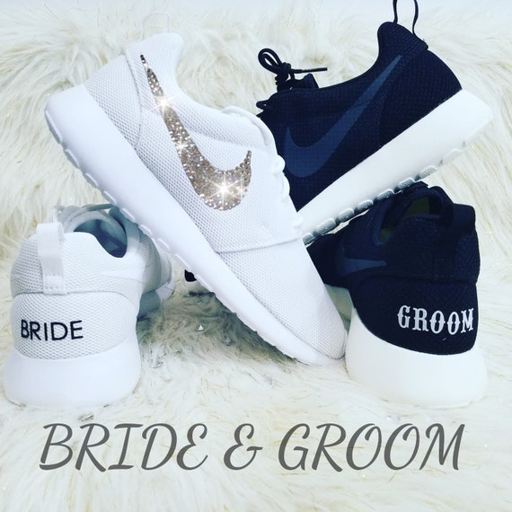 white nike roshe custom