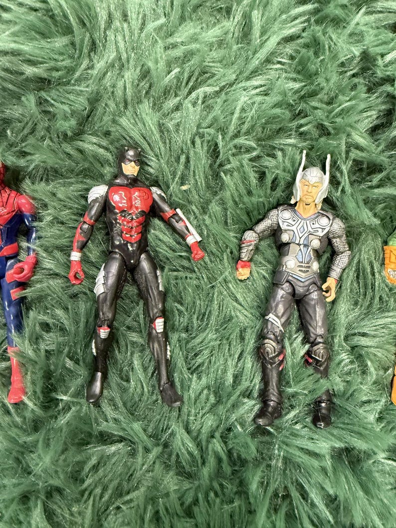 Marvel Avengers Spider-Man Ant-Man Thor Beetle 4-inch Action Figure Lot of 4 image 3