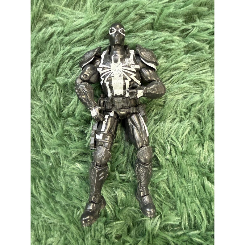 Marvel Legends Venom Actionfigur Svart Symbiot Spider-Man 7-tums Hasbro 2013 bild 1