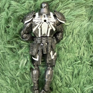 Marvel Legends Venom Actionfigur Svart Symbiot Spider-Man 7-tums Hasbro 2013 bild 2