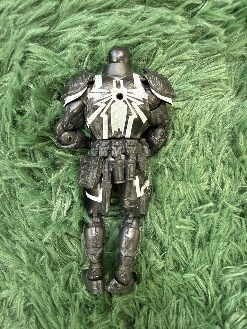 Marvel Legends Venom Actionfigur Svart Symbiot Spider-Man 7-tums Hasbro 2013 bild 2
