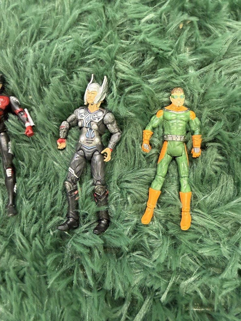 Marvel Avengers Spider-Man Ant-Man Thor Beetle 4-inch Action Figure Lot of 4 image 4
