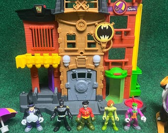 Imaginext DC Super Friends-Gotham City Crime Alley-The Penguin Playset 2013