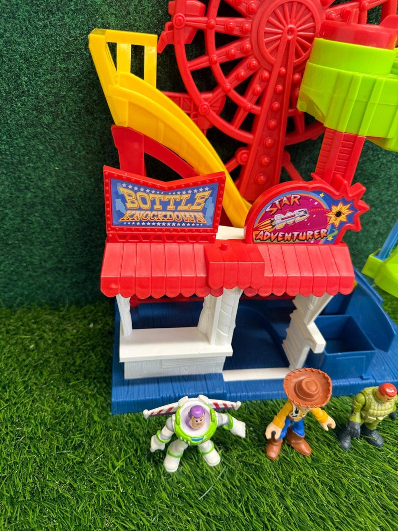 Zestaw do zabawy Imaginext Toy Story Carnival Disney Fisher Price z figurkami Buzza i Woody'ego zdjęcie 6