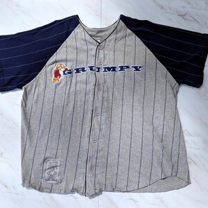 Camiseta de béisbol vintage de Disney con diseño de Gruñón, talla XL, estilo pijama Y2K, con botones frontales, rayas finas grises y azules y estampado de enano.