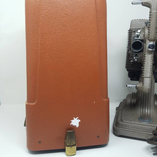 Vintage Revere 85 Camera shops Company Model 85 8mm Projector With Tavel Case