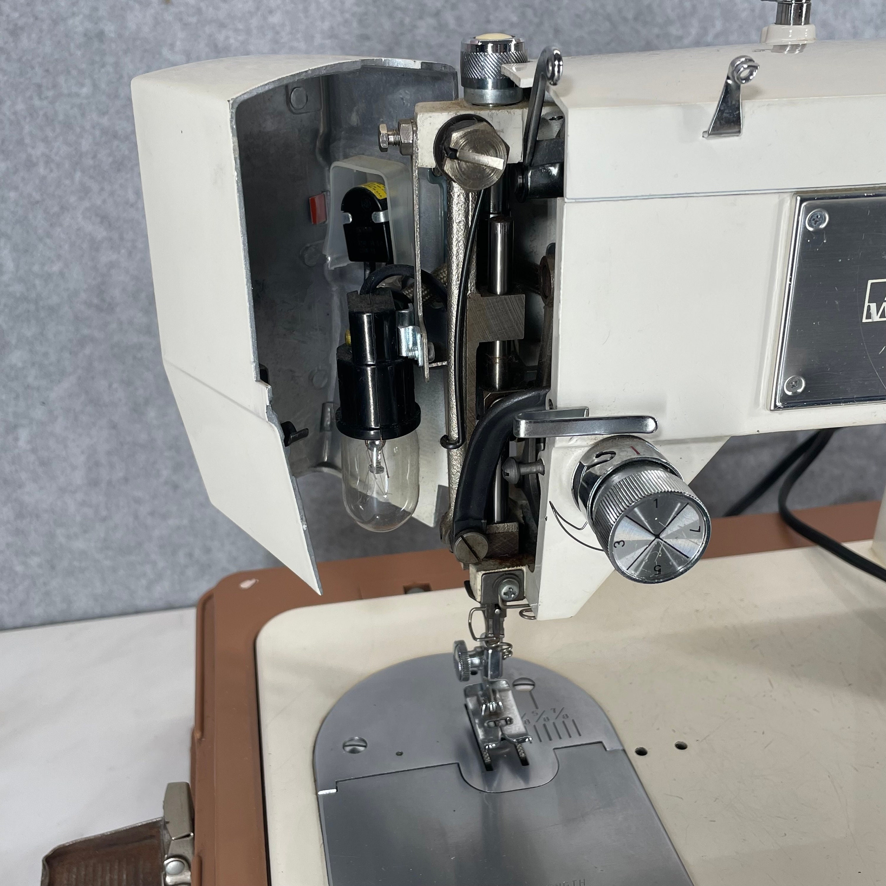 Sewmor Sewing Machine Motion Light Auction