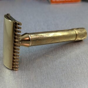 1921 Gillette NEW Improved CHIPPENDALE GOLD Vintage Safety Razor
