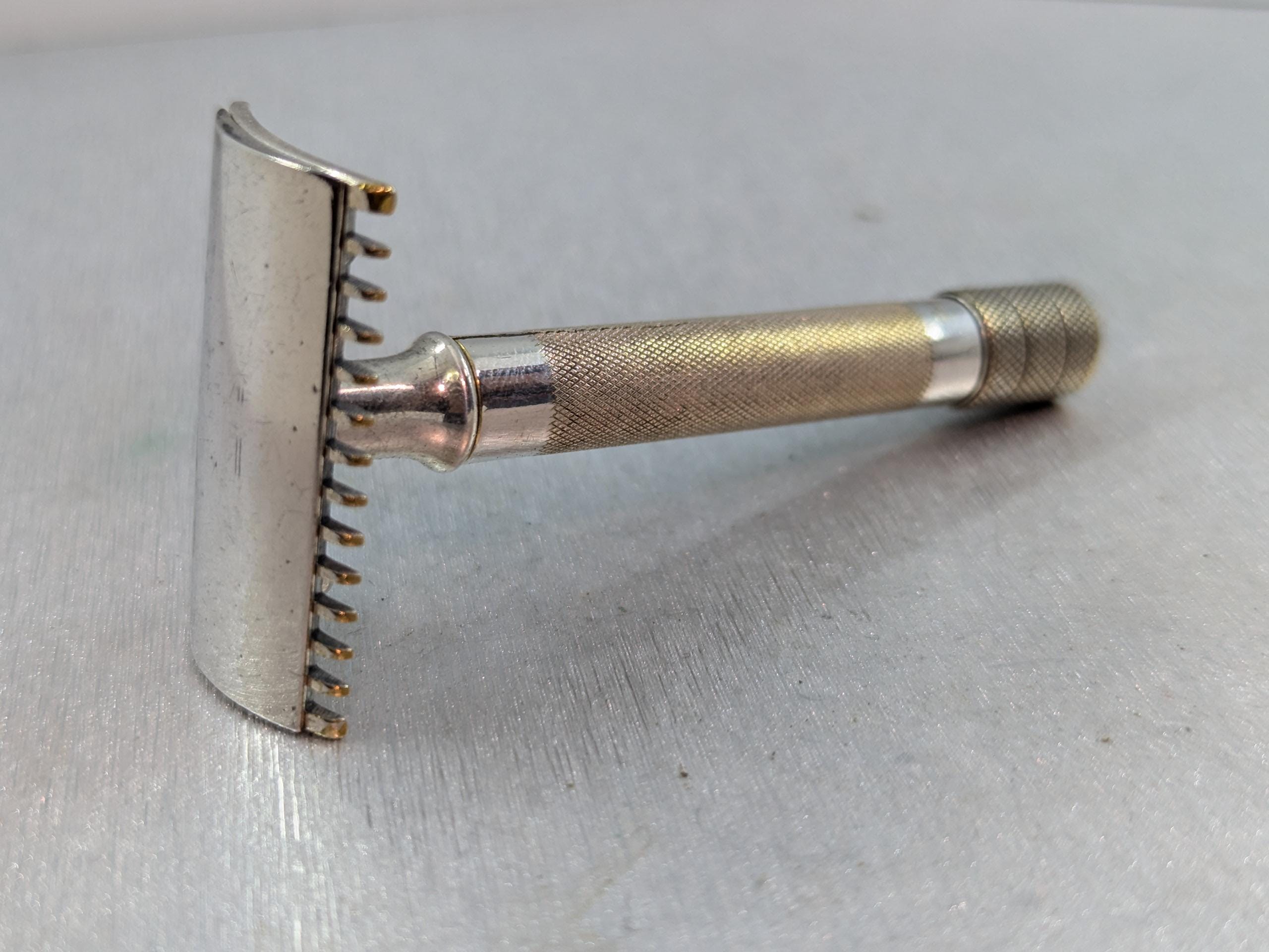 Gillette ジレット（USA）ヴィンテージ 携帯用カミソリセット