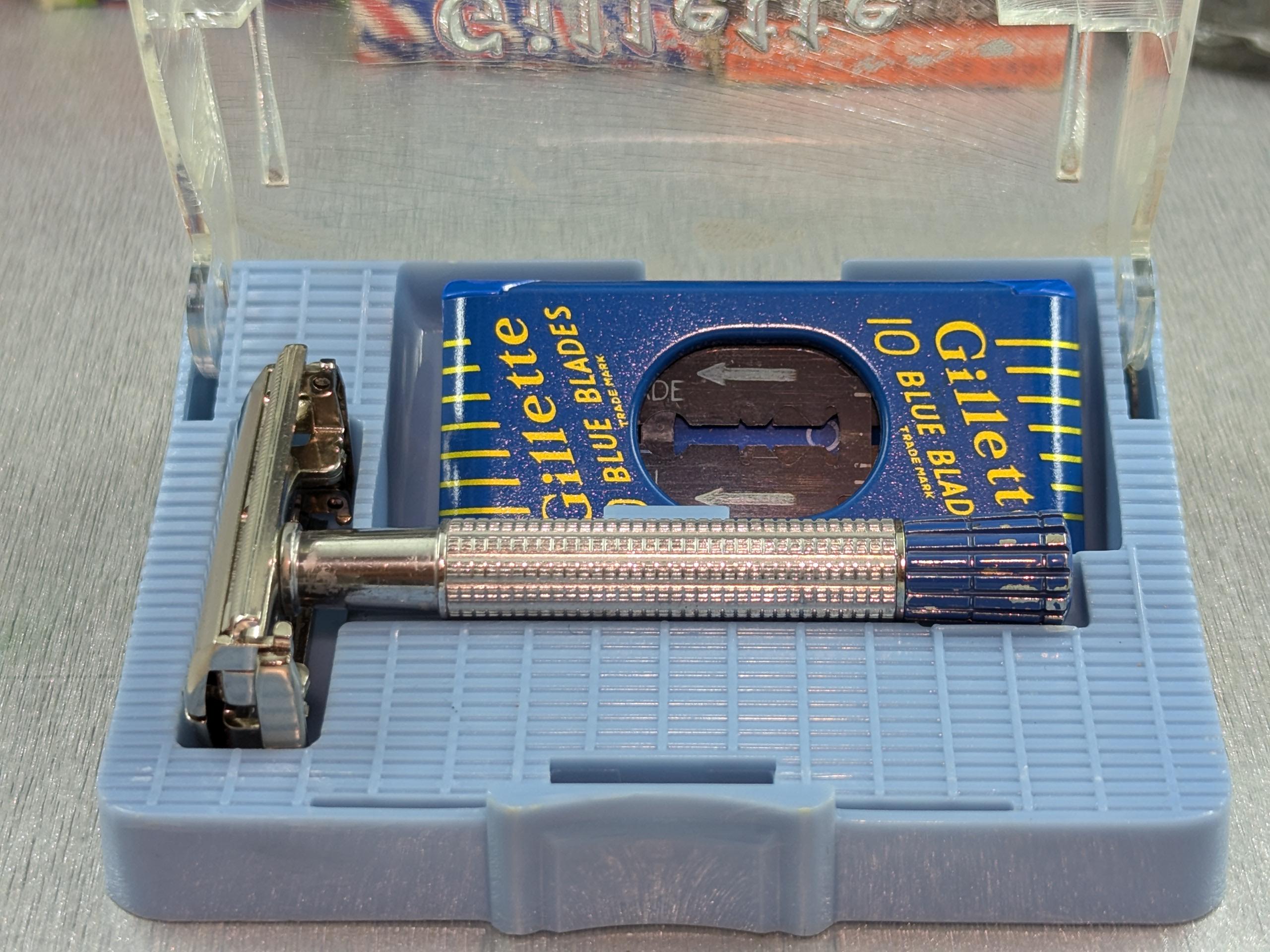 Vintage 1956 Gillette super speed safety razor BLUE TIP FLARE