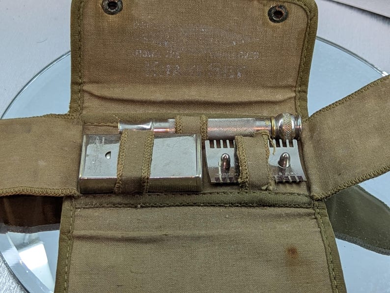 1918 Gillette Soft Roll KHAKI Old Type WWI MILITARY Ball End Vintage ...