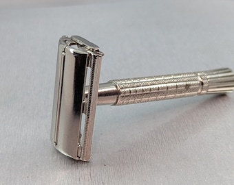 1962 Gillette ARISTOCRAT 22K GOLD Slim Adjustable Vintage Safety