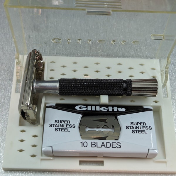 1969 Gillette Black Handle Flare Tip Super Speed "Black Beauty" Vintage Safety Razor Set in Case Date Code O1