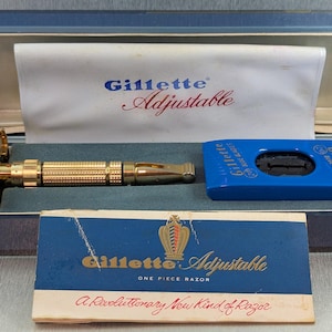 1958 Gillette GOLD TOGGLE ADJUSTABLE Vintage Safety Razor Set With Blades in Case with Instructions  Date Code D1