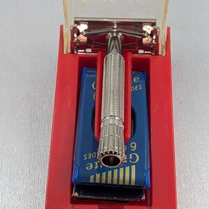 1958 Gillette TV Special Flare Tip Super Speed Vintage Safety Razor Set in Case with Instructions  Date Code D1