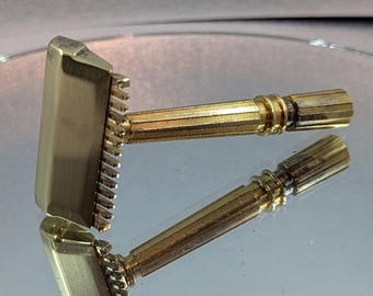 Maquinilla de afeitar de seguridad de un solo filo Micromatic Vintage Open Comb TTO de la década de 1930 con gema dorada