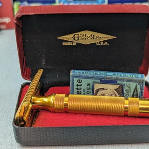 1934 Gillette Gold New Long Comb Red and Black Vintage Safety Razor Set in Case With Blades
