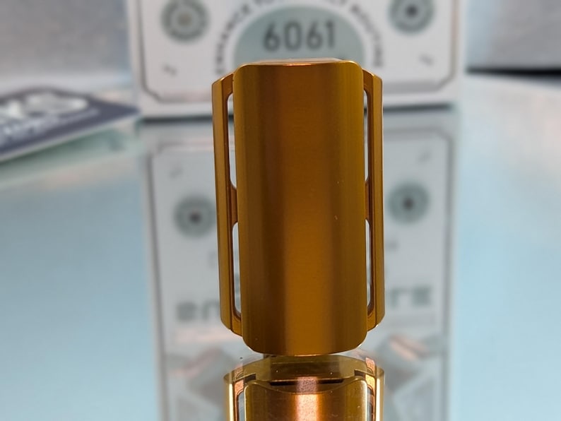 OLIWORKS M3teorite Aluminum Safety Razor Set With 3 Base Plates - NEW ...