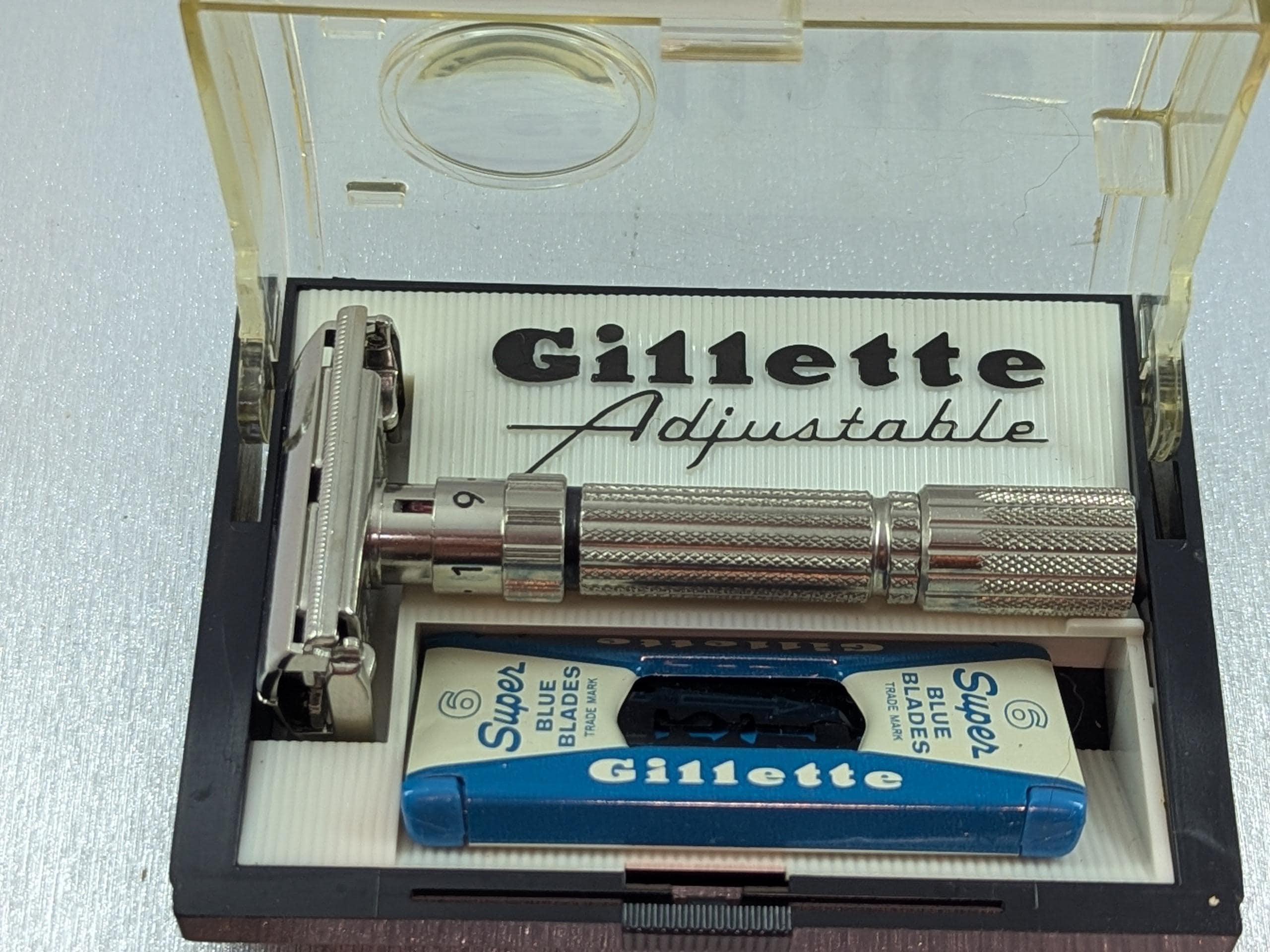 Gillette Slim Adjustable 1962年ジレット ケース付き Gillette Slim Adjustable 1962年ジレット ケース付き