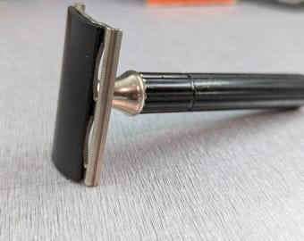 1938-1945 Gillette Pre-War Silver & Black Fat Handled Tech Vintage Safety Razor